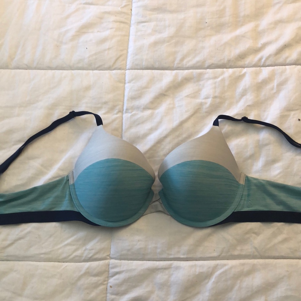 💕2 for 15💕Victoria’s Secret Bra!